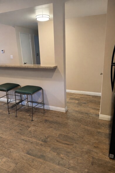 Building Photo - 148 Galsworthy St