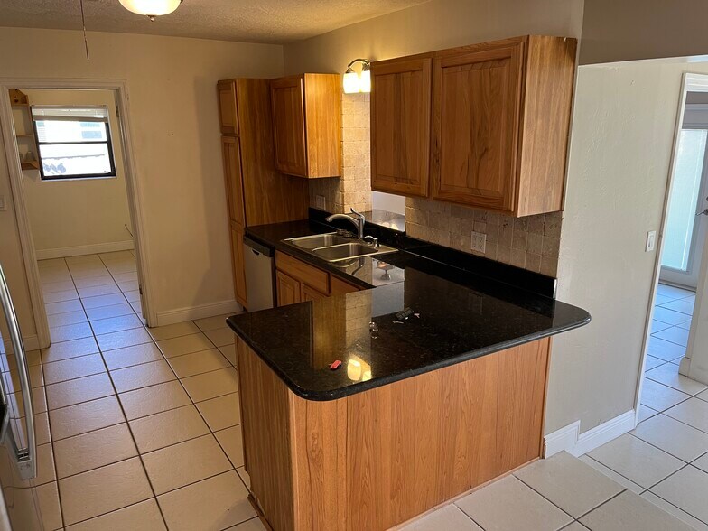 Building Photo - 1106 Banana River Dr