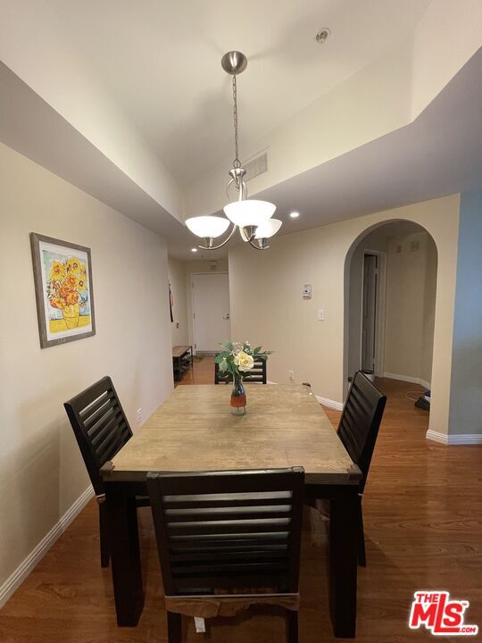 Building Photo - 620 S Gramercy Pl