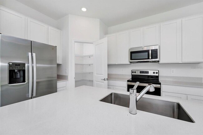 Building Photo - 4057 Ambrose Ave