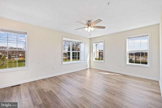 Building Photo - 777 Bassett Dr