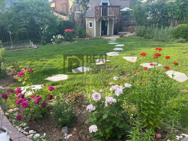 Building Photo - 1400 Hastings Dr