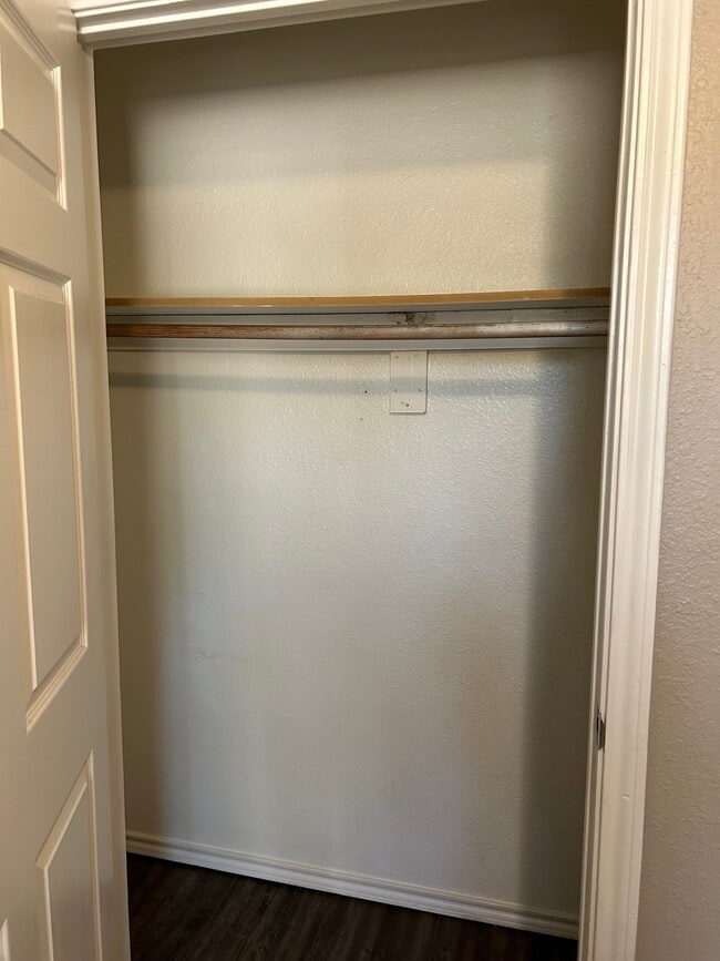 Building Photo - 434 S Nixon St