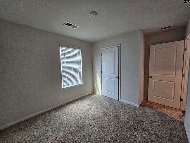 Building Photo - 3705 Stallion Dr