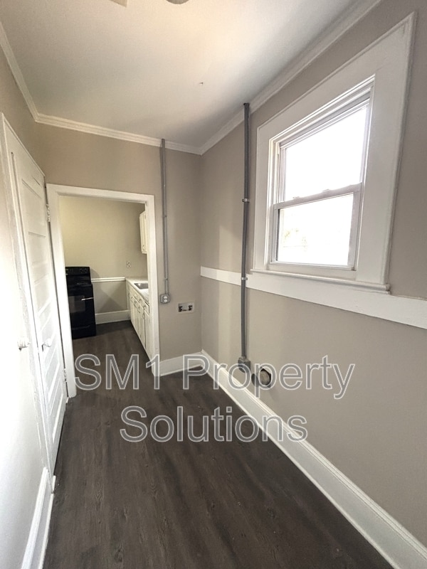 Building Photo - 501 Richardson Ave