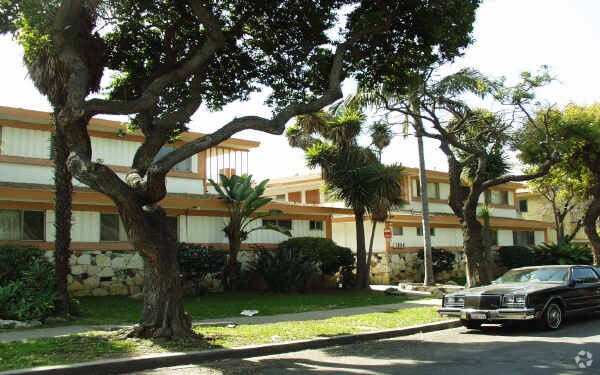 Building Photo - 1830-34 El Segundo Blvd.