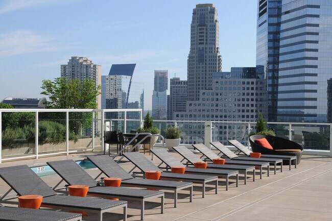 Building Photo - 3325 Piedmont Rd NE