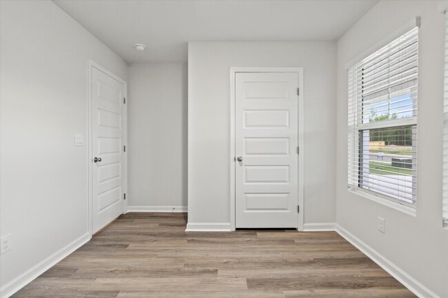 Building Photo - 9948 Sequoyah Cove Dr