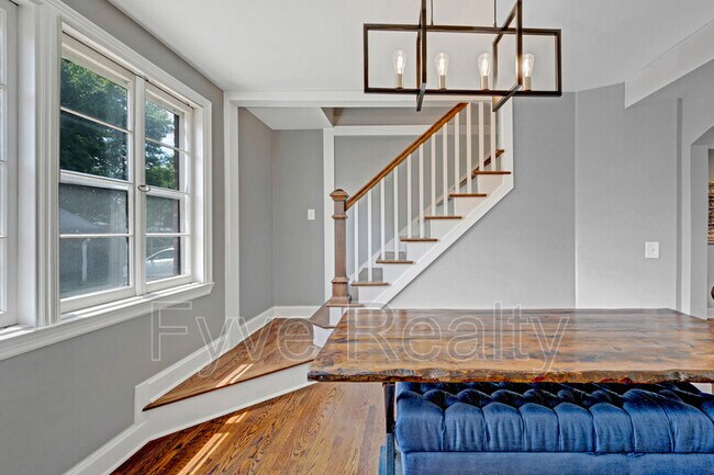 Building Photo - 1804 Hailey Ave
