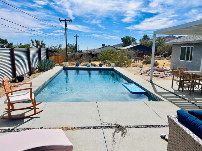 Building Photo - Charming 3 Bedroom House with Pool in Friendly Hills, Joshua Tree