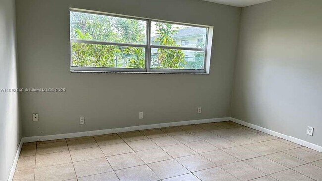 Building Photo - 4200 NW 3rd Ct