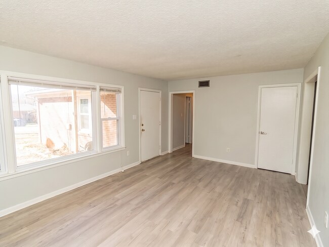Building Photo - 3 Bed 1 Bath
