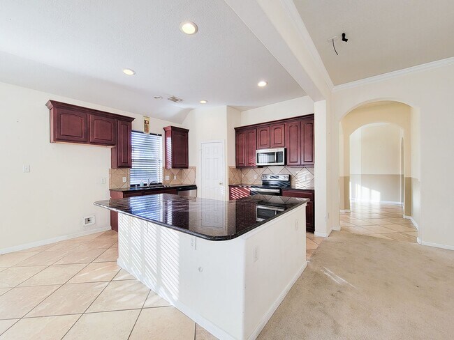 Building Photo - Fantastic looking 4 bedroom and 2 bathroom home in a great neighborhood nestled in the heart of S...