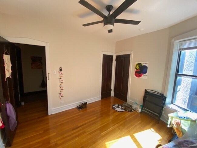 Building Photo - 5403 S Harper Ave