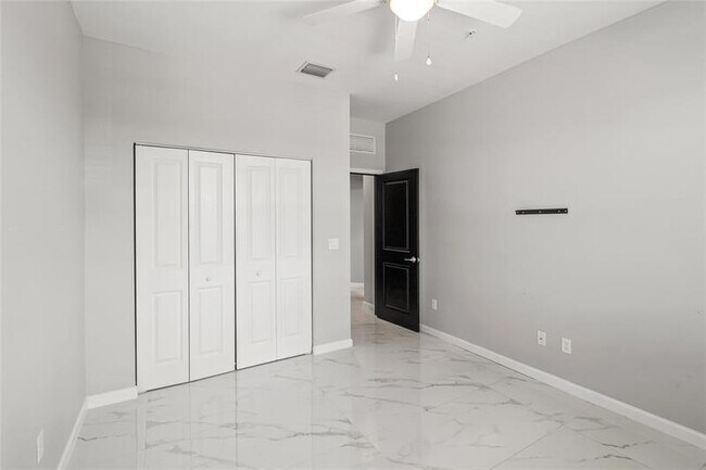 Building Photo - 221 SW 159th Way