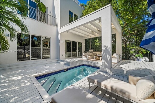 Building Photo - 18935 Atlantic Blvd