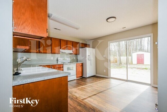 Building Photo - 5223 Possum Trot Ln