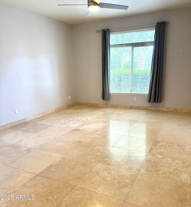 Building Photo - 4836 E Eden Dr