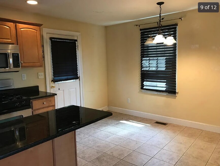 Dining Area - 966 Washington St