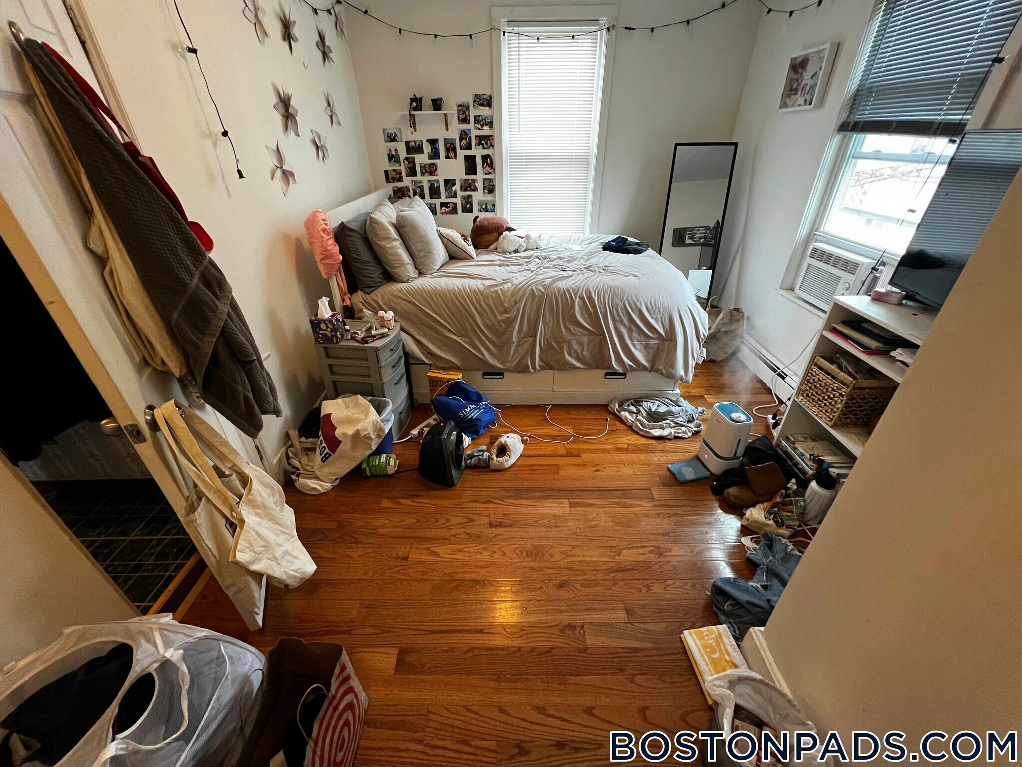 Building Photo - 205 Hillside St