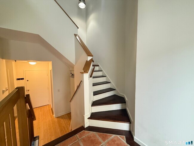 Building Photo - 83 Washington St