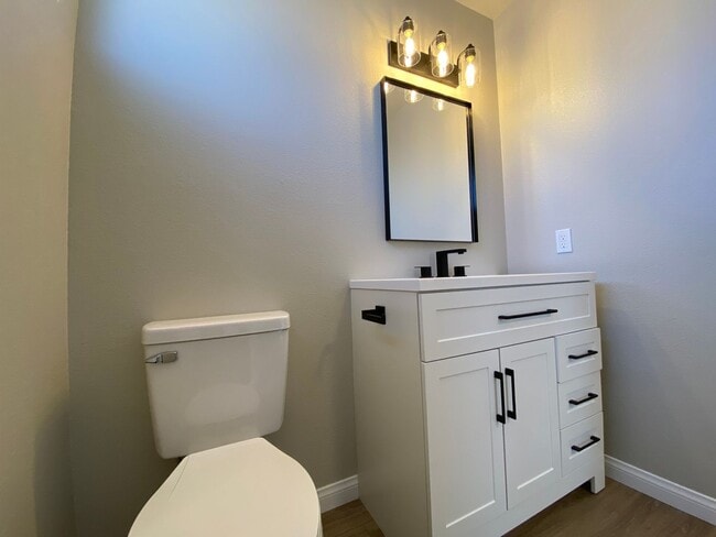 Building Photo - Remodeled 3 Bedroom Home in Oceanside!
