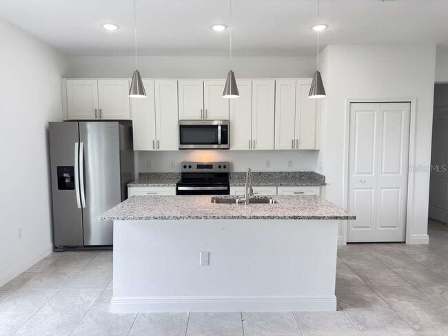 Building Photo - 6142 SW 154th Place Rd