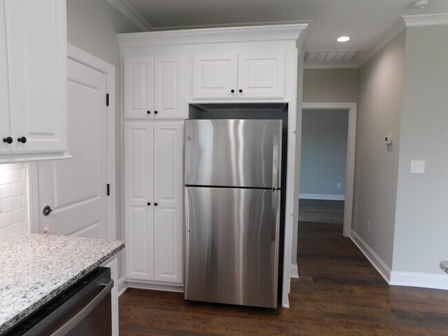 Building Photo - 891 Forehand Rd