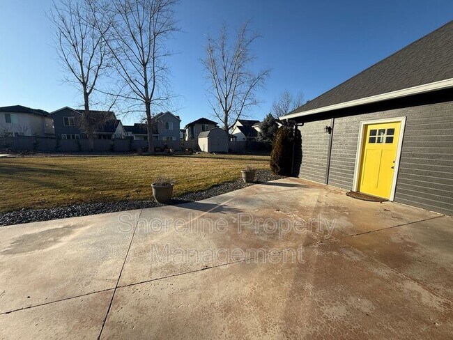 Building Photo - 18165 N Midland Blvd