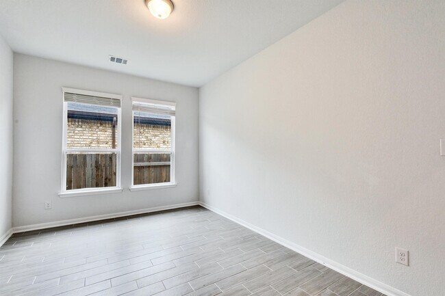 Building Photo - 211 Short Leaf Dr