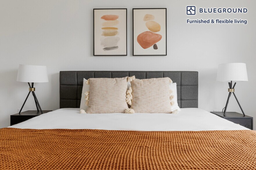 Building Photo - 101 River Pk Dr