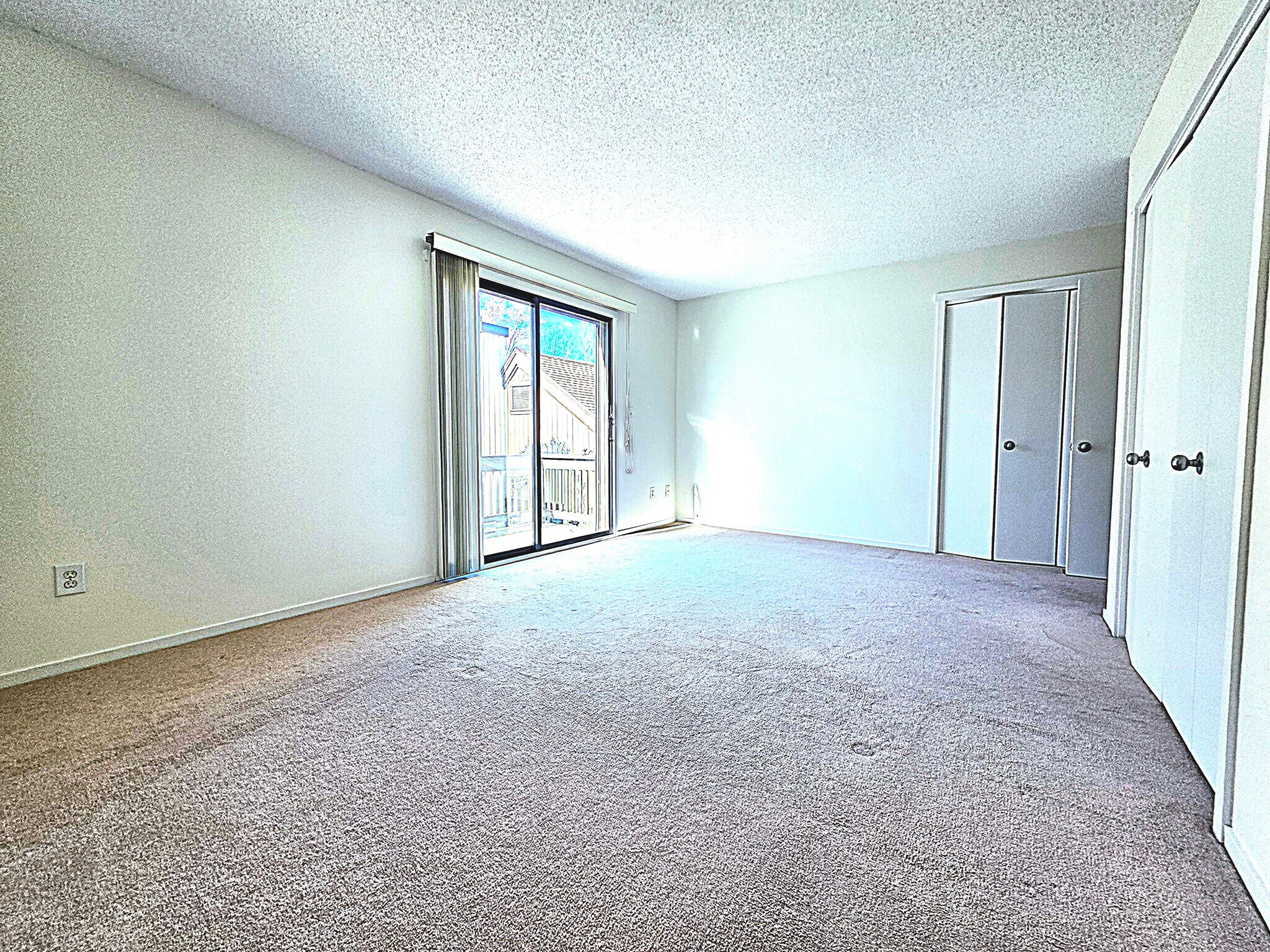 Building Photo - 563 Heritage Vlg