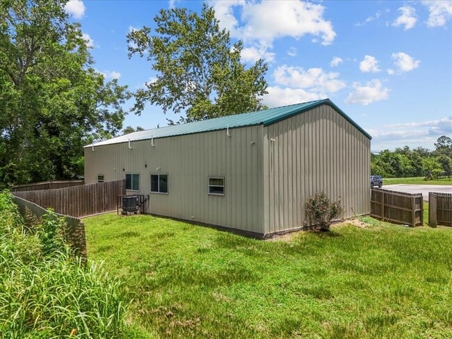 Building Photo - 6602 Prino Rd