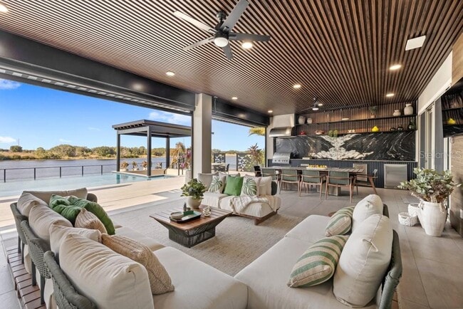 Building Photo - 15699 Panther Lake Dr