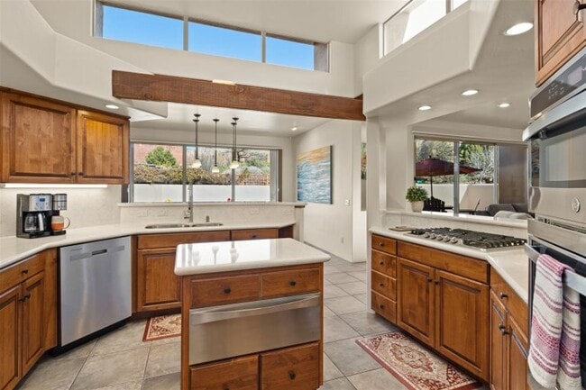 Building Photo - Vacation Rental- 30 Day rental