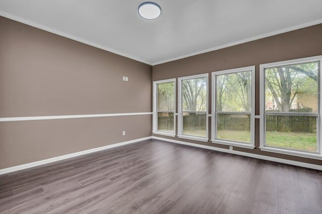 Building Photo - Renovated 4 Bedroom 3 Home for Rent!