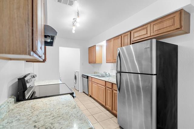 Building Photo - 3407 Republic Dr