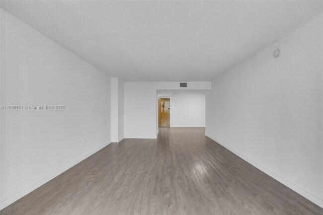 Building Photo - 2333 Brickell Ave