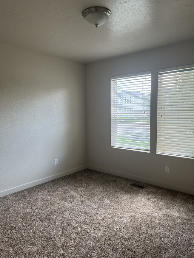 Building Photo - 4238 S Overhill Way