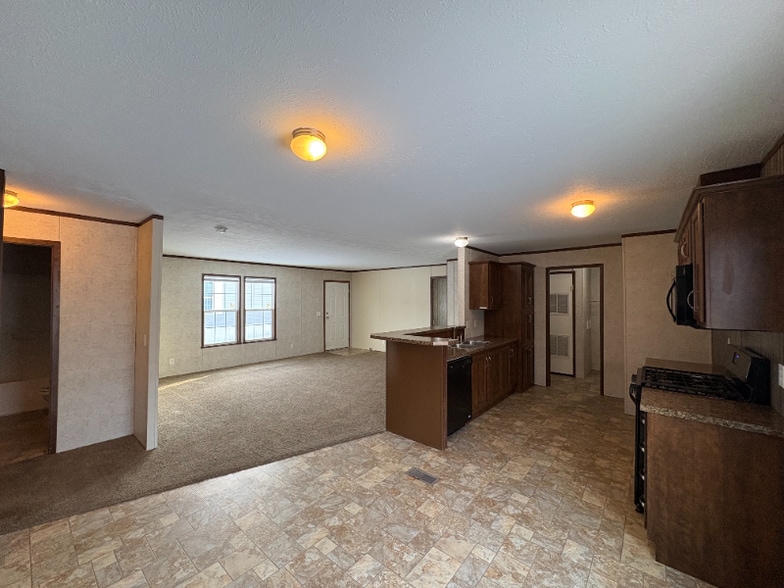 Building Photo - 377 Hunters Rill