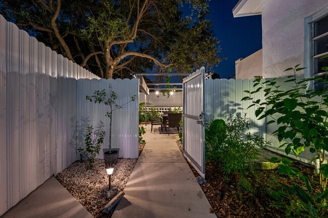 Building Photo - 11 NW 68th Terrace