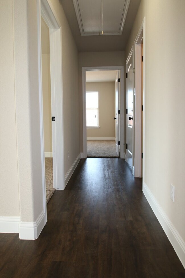 Building Photo - 1324-1328 White Sand Dr