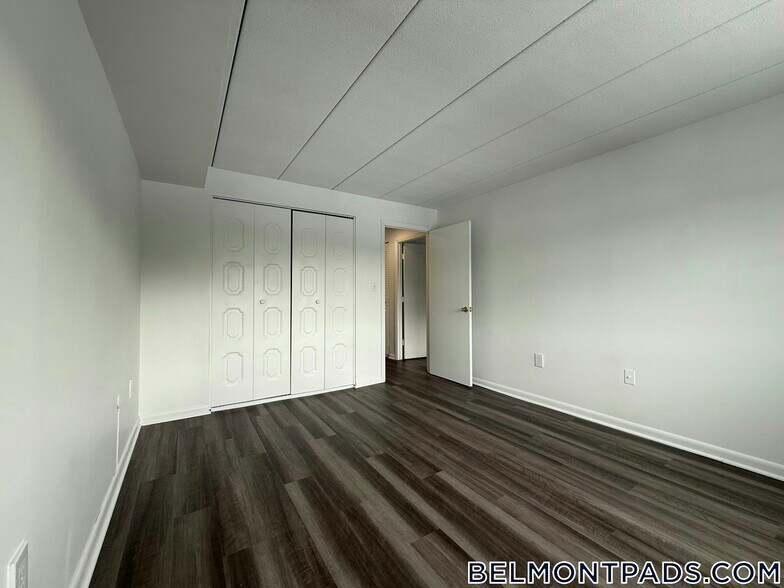 Building Photo - 55 Hill Rd