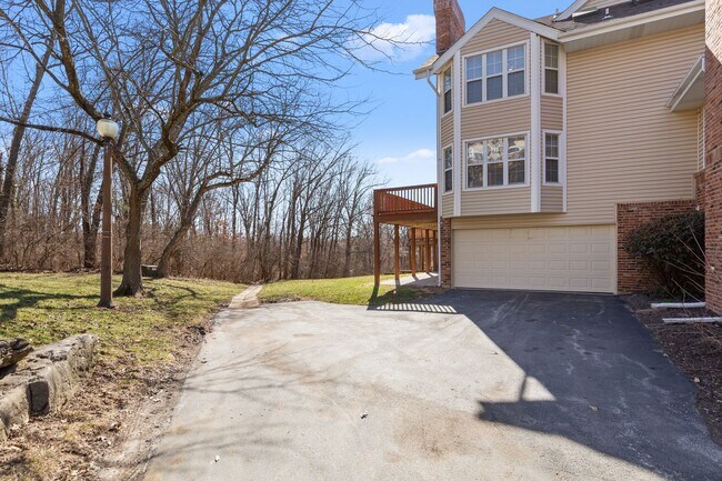 Building Photo - St Charles Area Townhouse