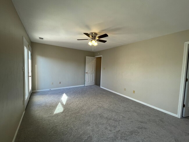 Building Photo - Three bedroom home in Kempsville