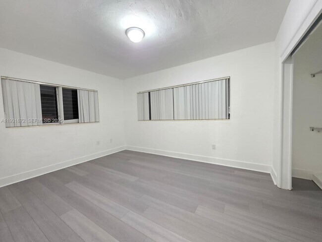 Building Photo - 1267 NE 117th St