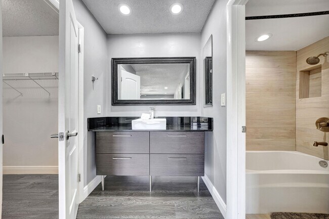 Building Photo - 516 Osprey Dr