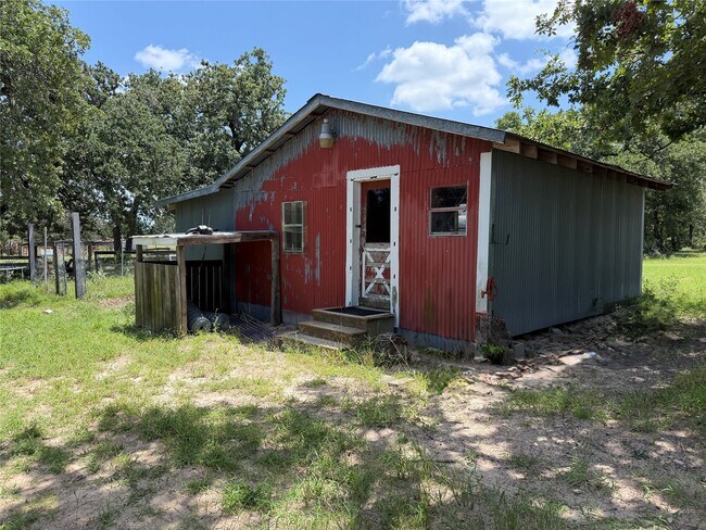 Building Photo - 6335 Private Rd 4030