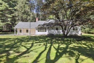 Building Photo - 8 Fairview Ln