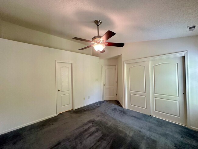 Building Photo - 1504 Sawgrass Ln